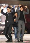 Siwon and donghae do the love me