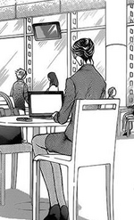 Saena browsing in the coffee shop