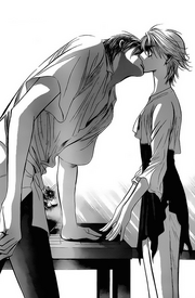 Corn (Ren) and Kyoko kiss.png