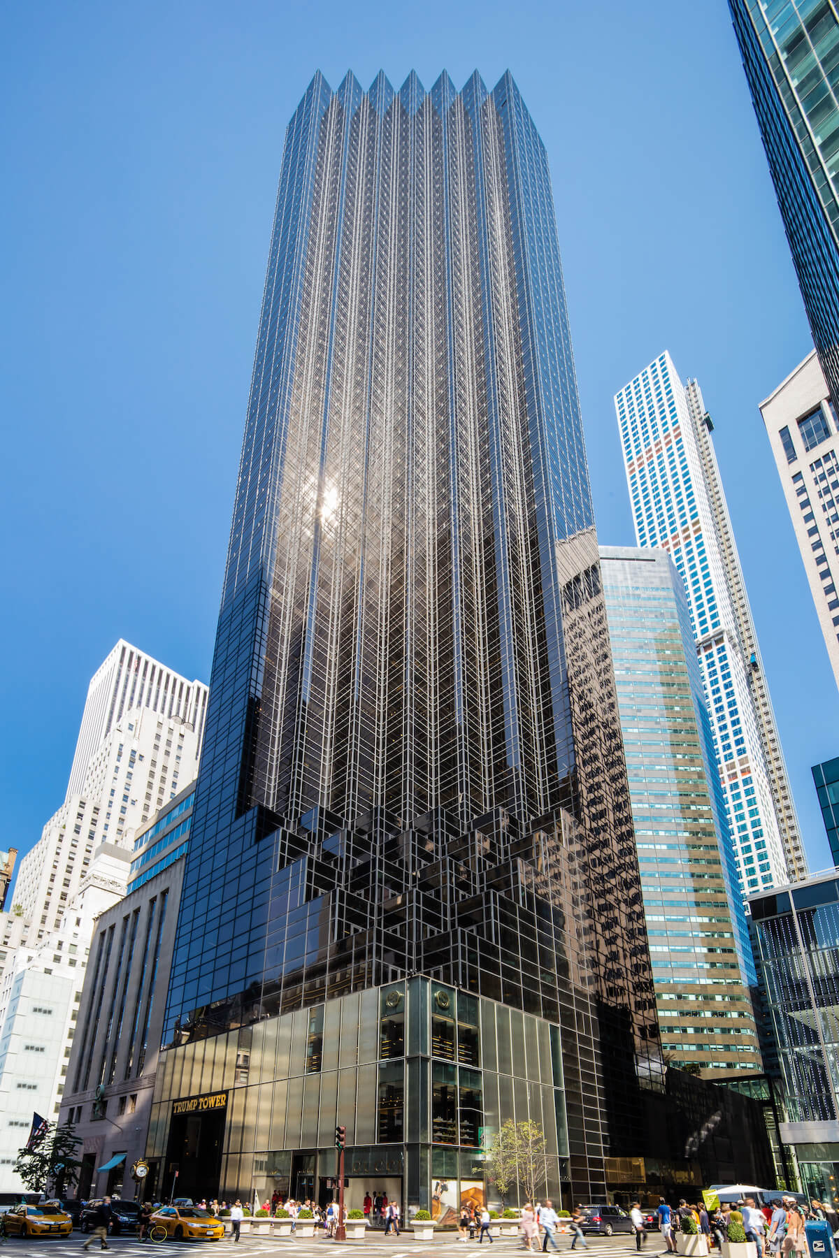Здание трампа в нью йорке фото Trump Tower Skyscraper Wiki Fandom