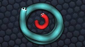 How to stay massive in Slither.io