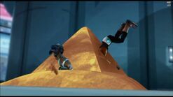 Lugie Me! - Sand Pyramid