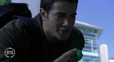 Jesse metcalfe smallville extinction6.jpg (17 KB)