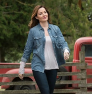 Erica Durance as the Earth-167 Lois Lane in "Crisis on Infinite Earths, Part 2" which is episode 9 of Batwoman (2019).