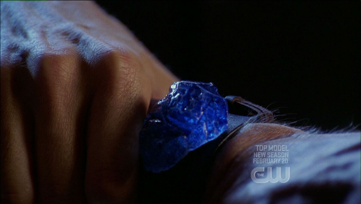 Blue Kryptonite Smallville Wiki Fandom 4688