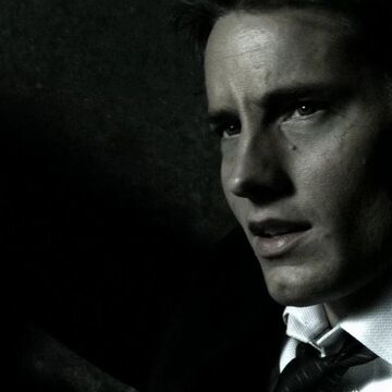Oliver Queen Earth 2 Smallville Wiki Fandom