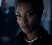 Hqdefault.jpg (9 KB) Angela Bassett as Amanda Waller in Green Lantern.