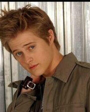 Lucas Grabeel Smallville Wiki Fandom