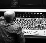 In studio (On website)