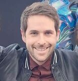 Ian-hecox.jpg (14 KB) Ian-hecox