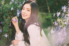 Irene promoting the single