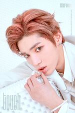 Taeyong touch photo