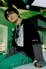 Haechanglitchmode15.jpeg (327 KB)