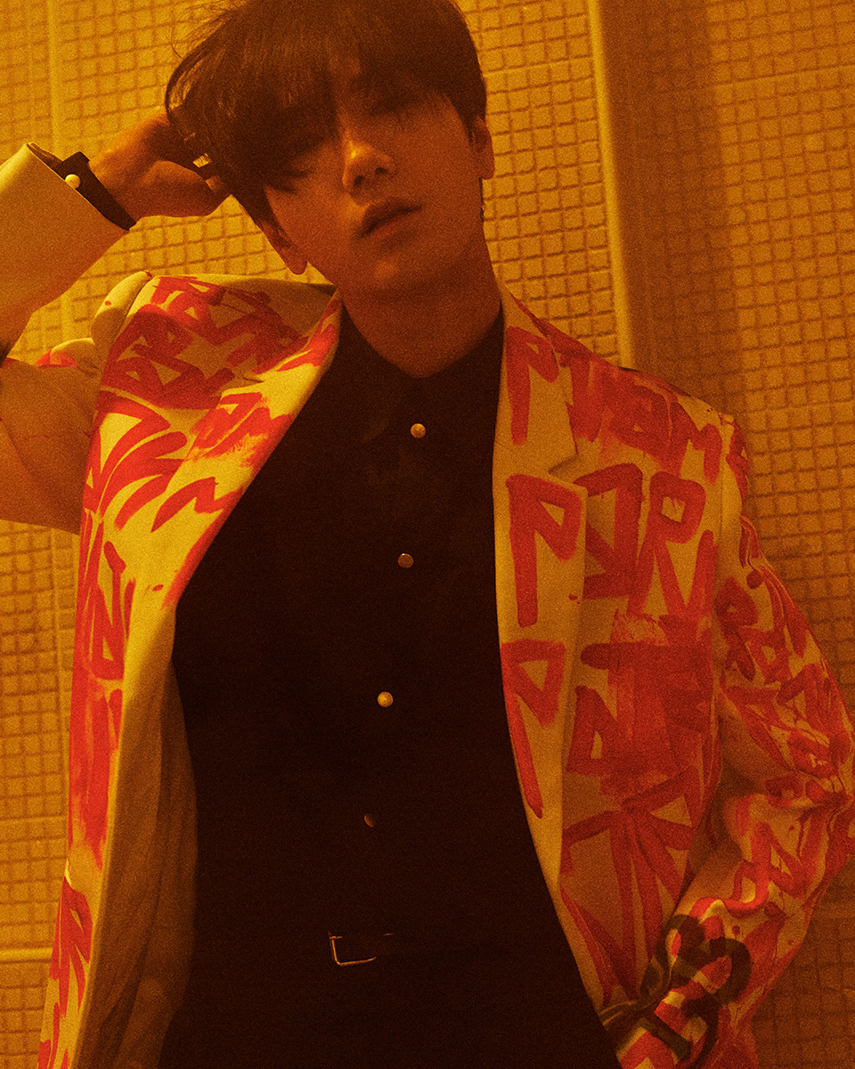 美品 YESUNG Spring Falling CD 写真集 黒 トレカ付き Amazon.co