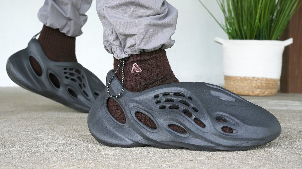 Yeezy Foam Runner | Sneaker Encyclopedia Wiki | Fandom Yeezy Foam Runner | Sneaker Encyclopedia Wiki | Fandom