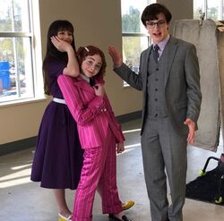 pic Violet Malina Weissman Age malina weissman lemony snicket wiki