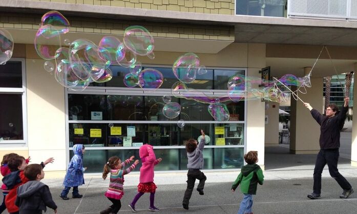 20130208 3955 jcc garland bubbles crop