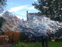 20110923 philip nets DSCF6078.jpg (436 KB) Philip Noble creating a beautiful mass of bubbles with a homemade bubble net