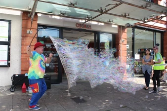 11822407 10207618926610383 4531866645322323771 n.jpg (100 KB) crazy bubbles