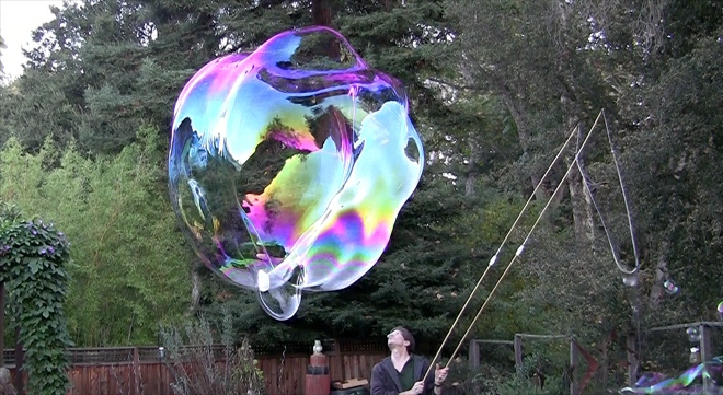 Giant Bubbles