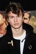 Garoto de Sexta-feira: Ansel Elgort, de A Culpa É das Estrelas e Divergente, é o nosso ator favorito de sexta-feira.