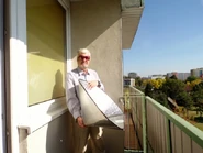 Fig. 9. André Kotowski son cuiseur solaire