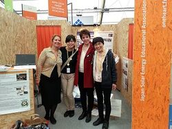 20151203 131645フランス人で息子が日本に留学とのことで一緒に縮小当会の出展.jpg