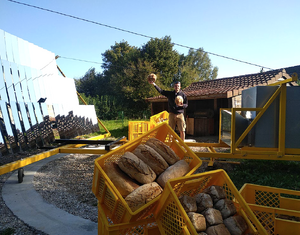 Baking with the sun at the NeoLoco bakery in Normandy, France