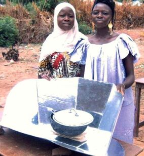 Tilo Tabiro women with CooKit 2008