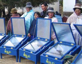 Bolivia-Inti blue box cookers cropped