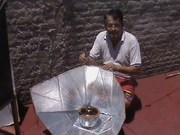 Horno solar tipo sun-panel, en este se cocino lentejas alcanzando una temperatura de 105 *C