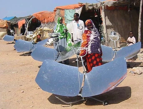Somalia villagers with cookers