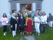 Faustine Odaba 5.jpeg (120 KB) Faustine Odaba (Mama Solar) explains the use of a CooKit solar cooker in Uganda.