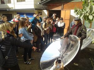  demonstrates their green technology approaches to touring Australian students in 2017