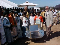 Munsen South Africa.jpg (57 KB) Sun Oven Demo in South Africa