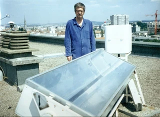 Stérilisateur-cuiseur solaire Sterisol testé par  sur le toit de la Faculté des Sciences, Université Nancy 1 