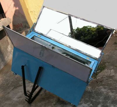 Inclined Box solar cooker.jpg