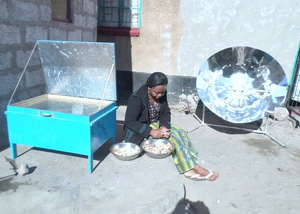 Kankombas solar cooker demonstration Zambia, 7-8-16