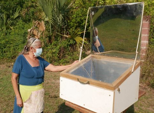 Solar oven in use, El Salvador, 4-29-21