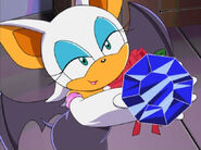 Rouge with a Chaos Emerald