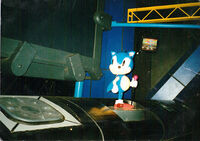 SONICINTOYLAND.jpg (42 KB)