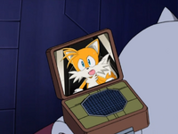 Tails in Knuckles' Comlink