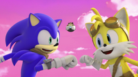 Sonic and Alternate Tails fist bump