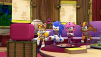 SB S1E42 Team Sonic couch cringe