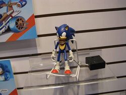 TOMY Sonic Boom 2 Figure Pack, Spacesuit Sonic and Metal Sonic 