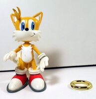 Original release of Tails figure with one eye to the side.