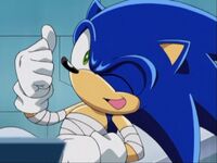 Bandaged Sonic thumbs up