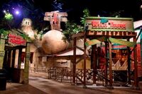 Entrance to Let's Go Jungle Special (left) and Wild Jungle and Wild Wing (right)