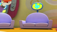 S1E41 Stage couch