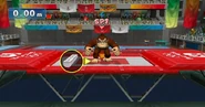 Donkey Kong beim Trampolin-Turnen